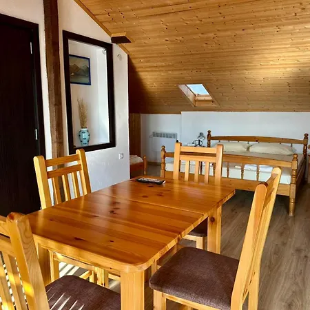 Old Town - 5 Attic 公寓 *